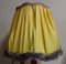 Lampada da tavolo vintage con piede in ceramica, fenicottero nano e paravento in tessuto giallo con piuma, anni '70, Immagine 5