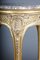 Louis XV Beistelltisch aus geschnitztem Gold mit Marmorplatte 8