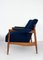 Mid-Century Modern Armlehnstühle aus Holz & Blauem Boucle Stoff, Italien, 1960er, 2er Set 4