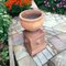 Urna vintage in terracotta con base quadrata decorata, Immagine 6