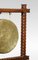 Mesa Gong con marco de roble, década de 1890, Imagen 2