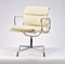 Poltrona EA208 Soft Pad vintage in pelle color crema di Charles & Ray Eames per Vitra, anni '90, Immagine 1