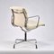 Poltrona EA208 Soft Pad vintage in pelle color crema di Charles & Ray Eames per Vitra, anni '90, Immagine 5