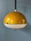Lámpara colgante Mid-Century dorada, años 70, Imagen 1