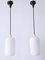 Lámparas colgantes escandinavas de vidrio opalino, años 60. Juego de 2, Imagen 1