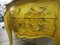 Cajonera Luis XV en amarillo con pintura Chiname, años 40, Imagen 4