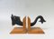 Fermalibri a forma di pesce in bronzo nero e teak nello stile di Walter Bosse, anni '50, set di 2, Immagine 1