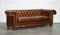 Divano Chesterfield Club in pelle marrone whisky, inglese, tinto a mano, Immagine 1