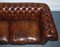 Englisches Chesterfield Club Sofa aus handgefärbtem Whiskybraunem Leder 8