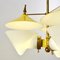 Lámpara de araña italiana de tres brazos de metal amarillo con conos de vidrio opalino, años 50, Imagen 11