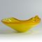 Plato italiano vintage de vidrio amarillo, años 80, Imagen 3