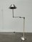 Lámpara de pie posmoderna con brazo giratorio, años 80, Imagen 1
