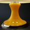 Lámpara de mesa italiana Mid-Century en amarillo, años 70, Imagen 3
