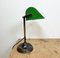 Lámpara de mesa de banco vintage esmaltada en verde, años 60, Imagen 18