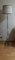 Lampada da terra Vinage Mid-Century con base in filo bianco, inserti in vetro e parti in ottone e schermo in tessuto color crema, anni '50, Immagine 6