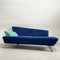 Postmodernes italienisches 2-Sitzer Sofa mit blauem Alcantara Stoff, 1980er 1