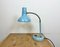 Lámpara de mesa industrial con cuello de ganso en azul, años 60, Imagen 3