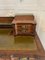 Freistehender viktorianischer Schreibtisch mit Intarsien von Maple & Co., 1880er 16