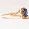 Moderner Ring aus 10 Karat Gelbgold mit synthetischem Saphir und Diamanten 7