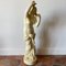 Estatua de mujer crema vintage, Imagen 2