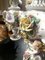 Bruciaincenso di Capodimonte in porcellana policroma, vasi con fiori e putti alati, XIX secolo, set di 2, Immagine 3