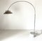 Lámpara de pie ajustable en forma de arco de acero y mármol, Italia, años 60, Imagen 1