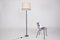 Lámpara de pie con funda de cuero de K & L Belyning, Suecia, años 50, Imagen 11