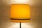 Lámpara de pie con funda de cuero de K & L Belyning, Suecia, años 50, Imagen 6