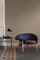 Fauteuil Fried Egg Right en Peau de Mouton Clair de Lune par Warm Nordic 10