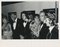 Liza Minnelli con familiares y amigos en un estreno, 1966, Fotografía, Imagen 1