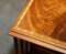 Mesa auxiliar giratoria Revival de Sheraton antigua de madera maciza y madera satinada, Imagen 9