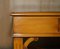 Tavolino da caffè Burr Yew Wood a due cassetti nello stile di Thomas Chippendale, Immagine 5