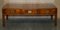 Tavolino da caffè a 3 cassetti in ottone, Burr & Burl Yew, campagna militare, Immagine 3