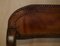 Englischer jakobinischer Vintage SHand geschnitzter Hocker aus braunem Leder & Eiche 5