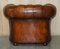 Poltrone e poggiapiedi Chesterfield Club in pelle marrone, anni '30, set di 4, Immagine 13