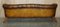 Sofá Chesterfield victoriano antiguo de nogal tallado y cuero marrón, Imagen 18