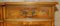 Vintage Burr Nussholz Sideboard mit 4 großen Schubladen 11