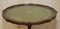 Tavolino tripode in legno duro, pelle verde e foglia d'oro, Immagine 3