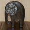 Figuras de elefante vintage talladas a mano. Juego de 2, Imagen 11