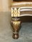 Großer italienischer Vintage Thron Sessel & Fußhocker aus braunem Leder & vergoldetem Holz, 2er Set 19