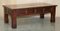 Mesas de centro vintage de roble con patas gruesas y tablero de tres lamas. Juego de 2, Imagen 17