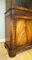 Mueble / alacena de madera marrón con guía para escribir verde de Bevan Funell, Imagen 6