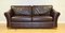 Sofá de dos plazas de cuero marrón con patas de madera de Marks & Spencer, Imagen 13
