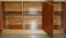 Satinwood Nussholz & Hartholz Schrank im Stil von Davind Linley 17