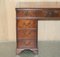 Vintage Partner Schreibtisch aus Leder in Ochsenblut mit zwei Sockeln und Platte mit Blattgoldprägung 4