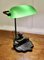 Lámpara de escritorio Bankers de vidrio verde, años 60, Imagen 1