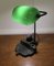 Banker Schreibtischlampe aus Grünem Glas, 1960er 3