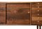 Credenza in legno di noce intagliato con ante scorrevoli di Michael Rozell, Immagine 4