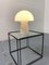 Lámpara de mesa hongo de vidrio blanco, años 80, Imagen 7
