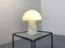 Lámpara de mesa hongo de vidrio blanco, años 80, Imagen 6